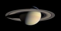 800px-Saturn_from_Cassini_Orbiter_2004-10-06