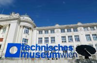 SmartflowerTMWCTechnischesMuseumWien-Sedlaczek_klein SmartflowerTMWCTechnischesMuseumWien-Sedlaczek_klein