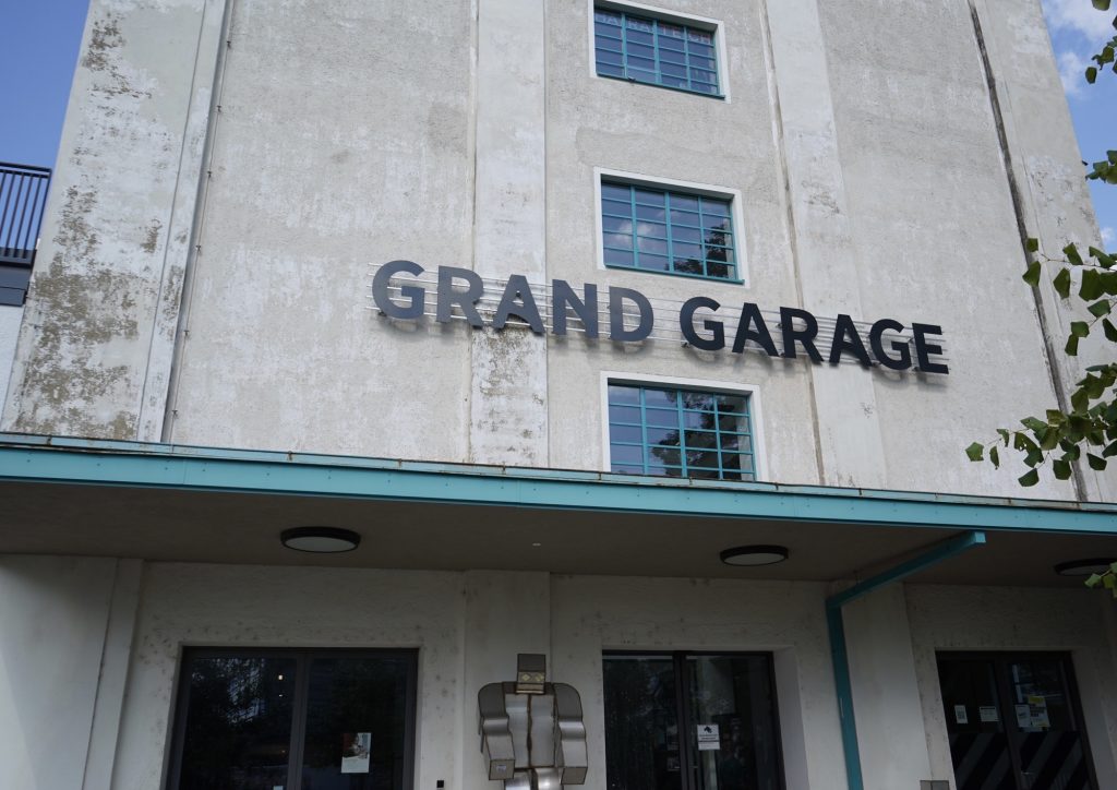 Grand Garage