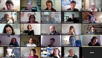 Screenshot von vielen Gesichtern der Teilnehmenden eines virtuellen Meetings